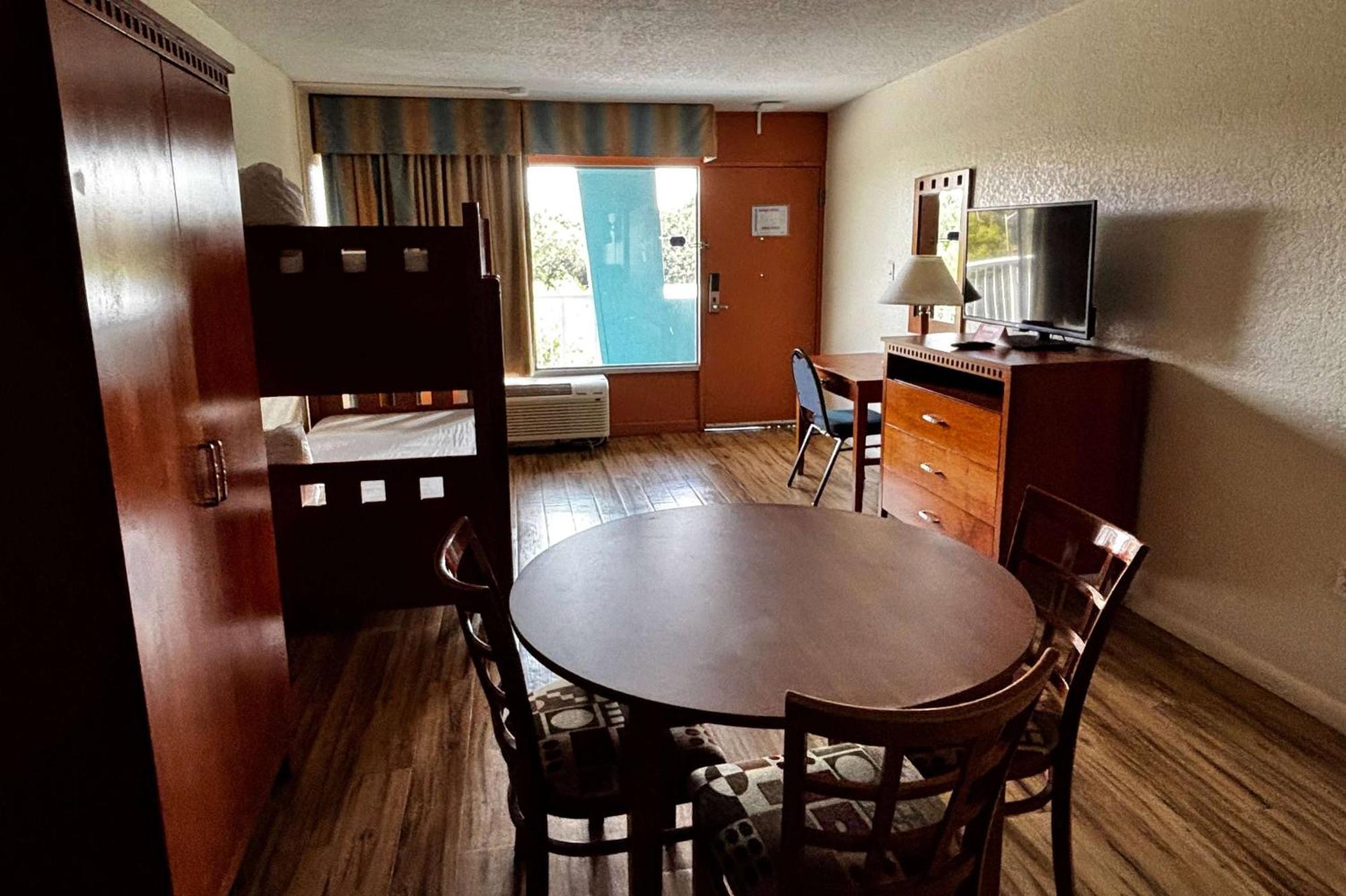 Hotel Ramada By Wyndham Flamingo Water Park Kissimmee Exteriér fotografie
