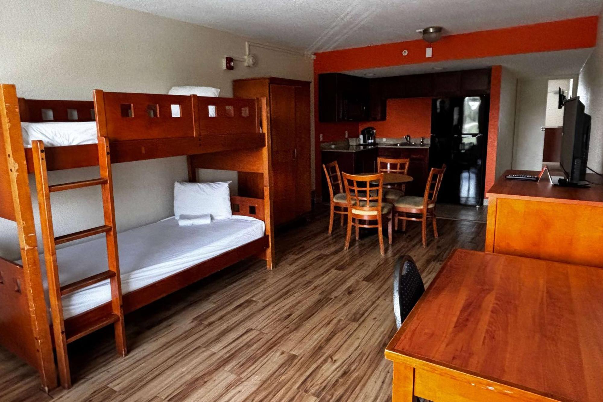 Hotel Ramada By Wyndham Flamingo Water Park Kissimmee Exteriér fotografie