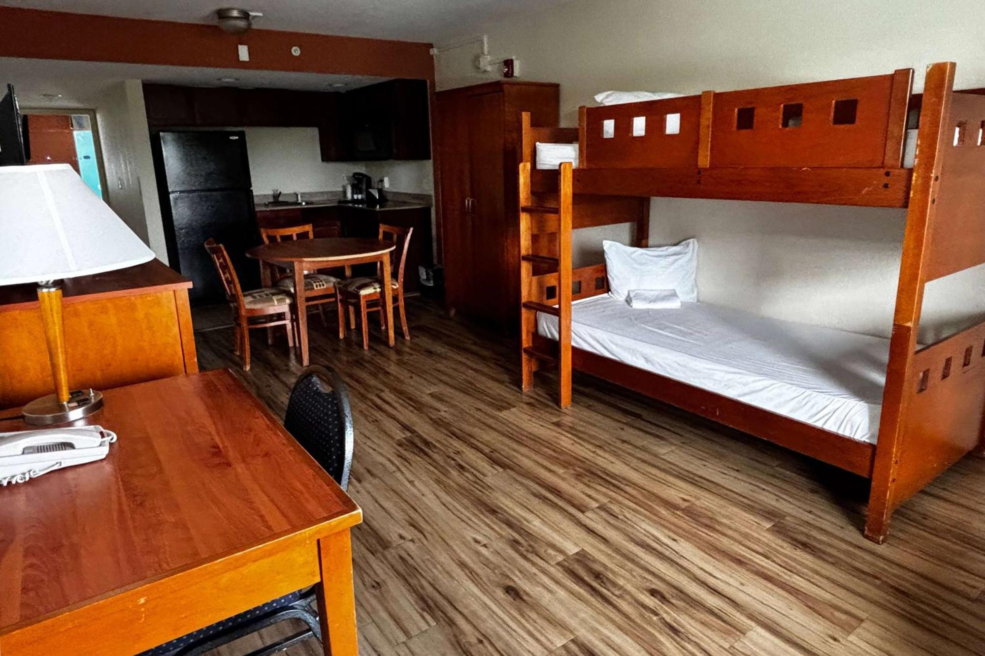 Hotel Ramada By Wyndham Flamingo Water Park Kissimmee Exteriér fotografie