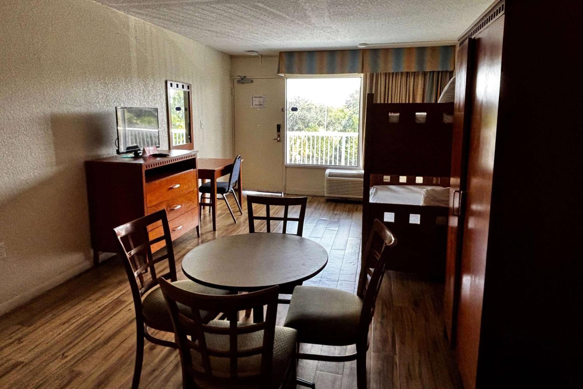 Hotel Ramada By Wyndham Flamingo Water Park Kissimmee Exteriér fotografie